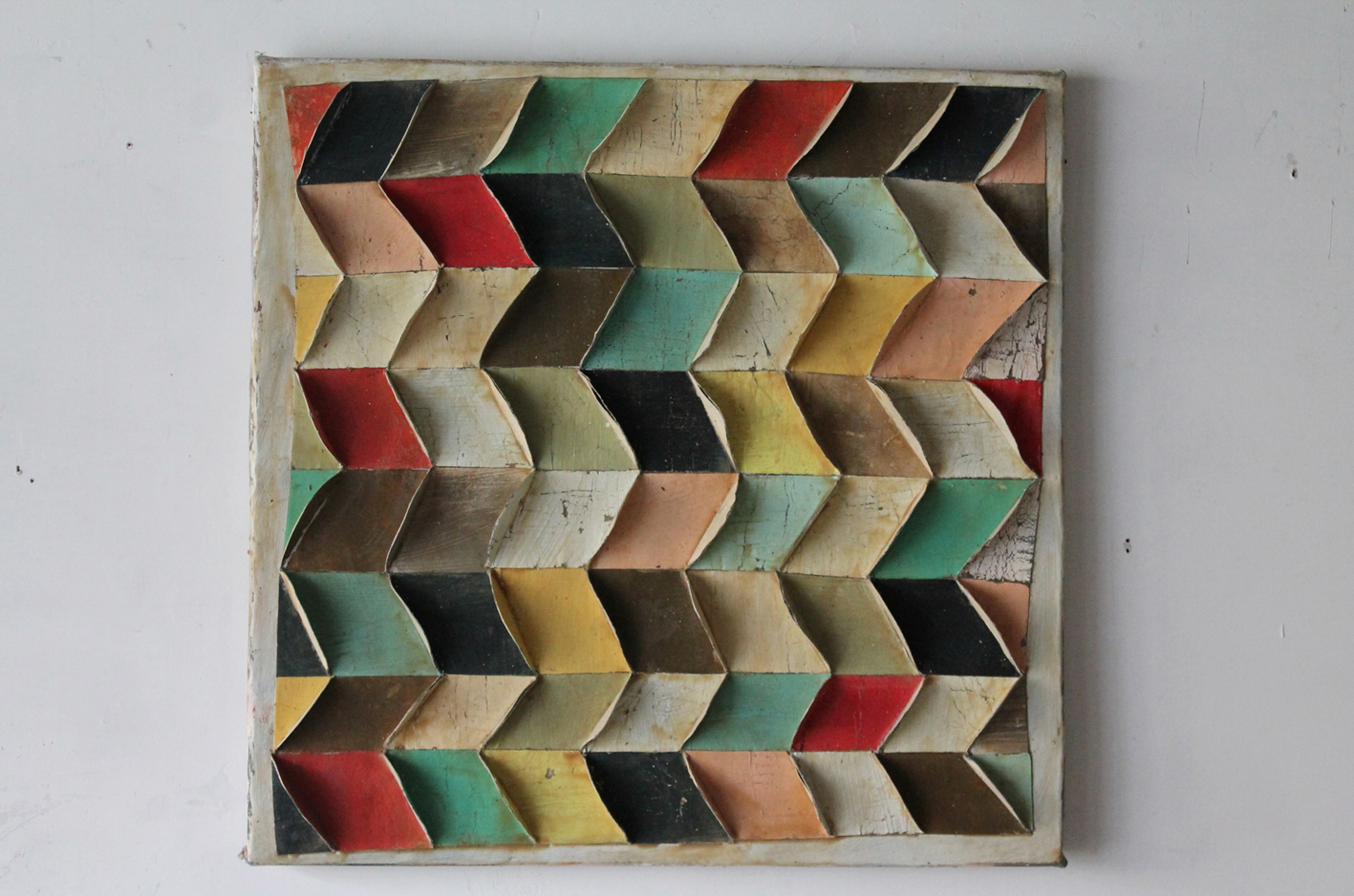 Marco Ferri, Avevamo gli occhi belli, 2012, tecnica mista su cartone, poliuretano e legno, cm. 65x65 Galleria Bonioni Arte