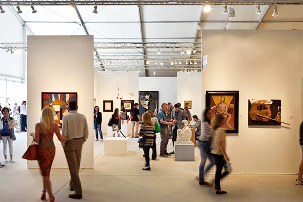 77 galleries at Palm Beach Modern + Contemporary 2024,Palm Beach FL U.S.A. - January 25 > 28, 2024 @ArtPalmBeach