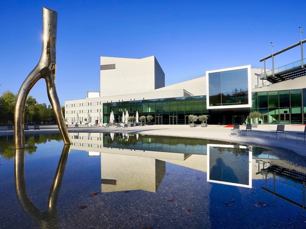 46 galleries at STAGE Bregenz 2024 - 22 > 25 February, 2024 @stagebregenz
